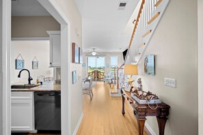 Interior - Beautiful ocean views, golf cart included, steps to the Cabana Club - 34 Sea Mist (Fripp Island)