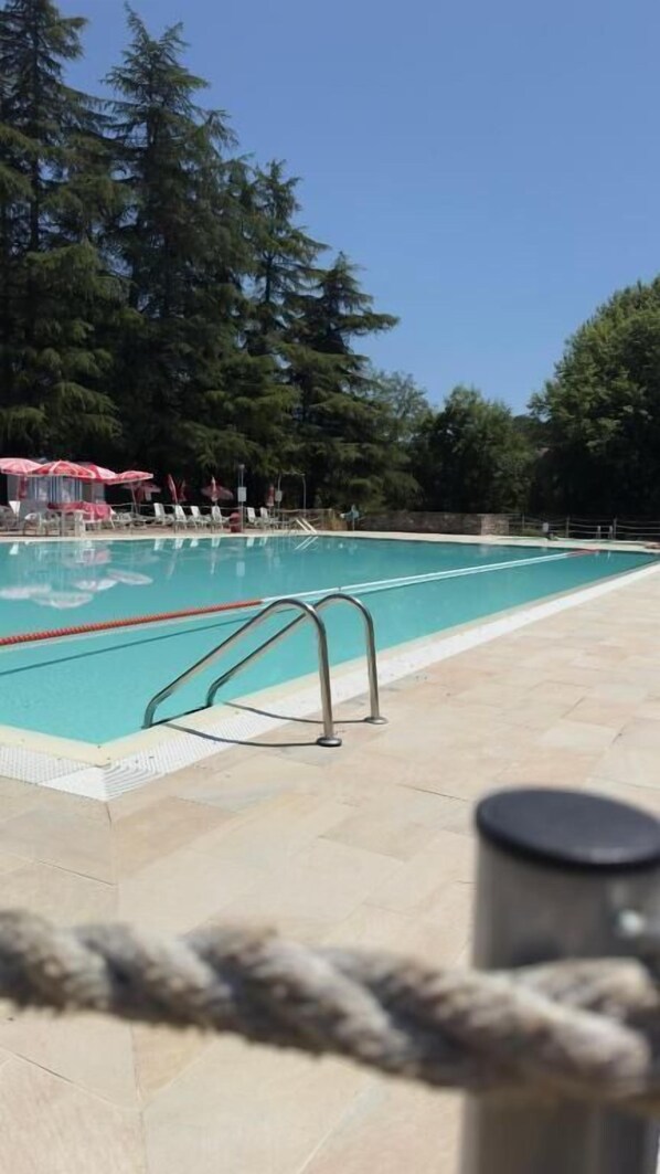 Piscina a l'aire lliure de temporada