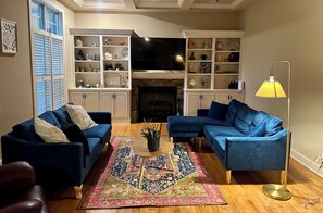 TV, fireplace