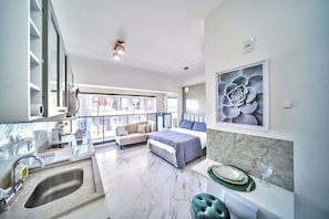 Superior Studio Suite, City View