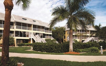 Tortuga Beach Club Resort