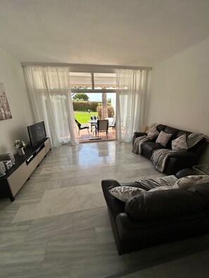 Living area - Townhouse located near Puerto Banus Heated Pool Sea and Golf views (Marbella)
