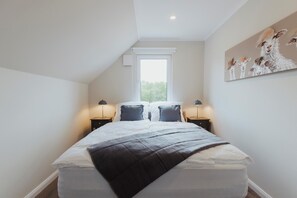 Huis | 4 slaapkamers, individueel gemeubileerd, beddengoed