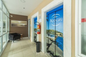 Basic Apartment | Interior - 1 Bedroom Apartment in Oceanfront Condo Mnda0217 (Cabo Frio)