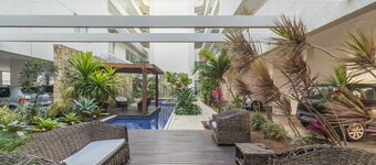 1 Bedroom Apartment in Oceanfront Condo Mnda0217