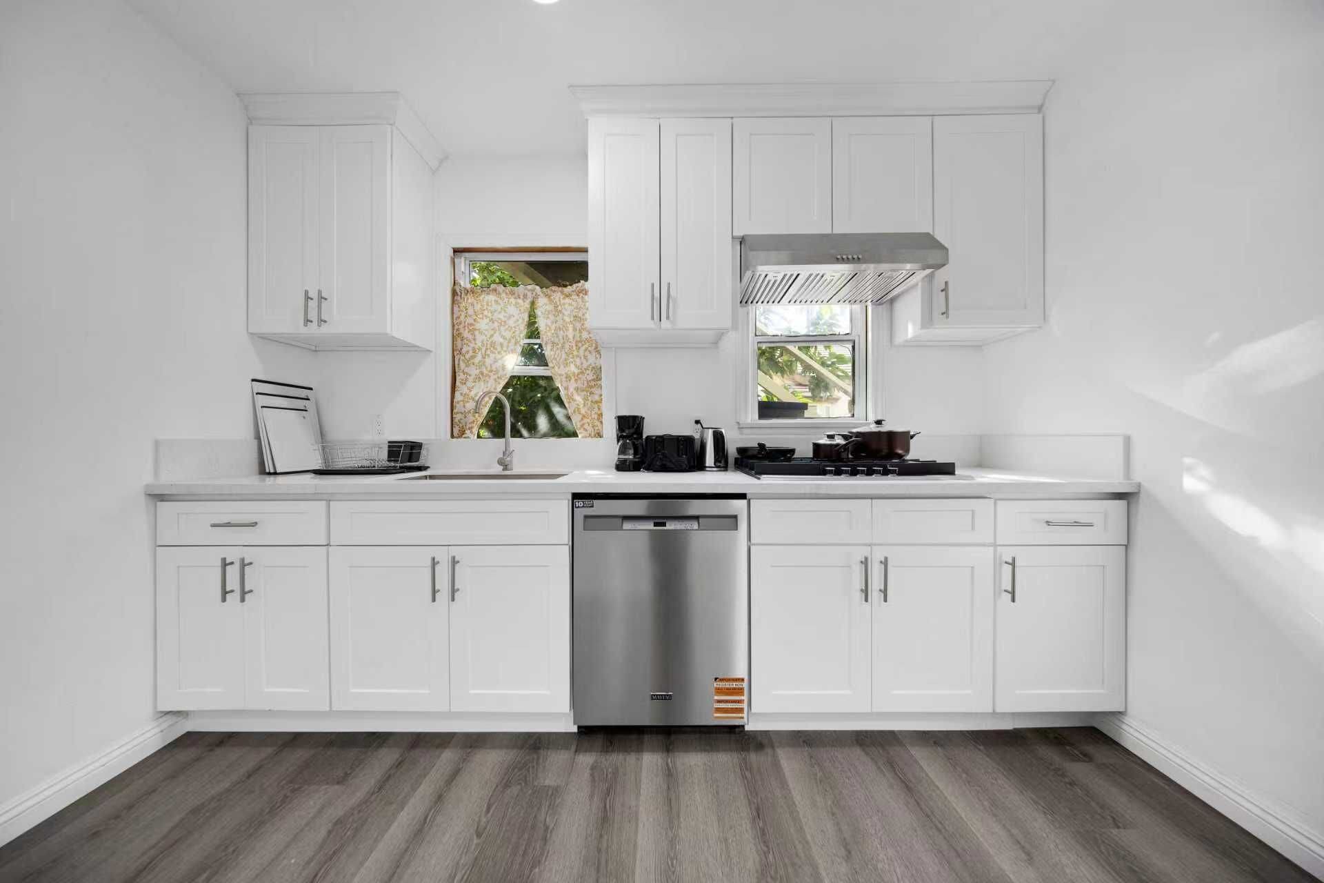 Microwave, stovetop, dishwasher