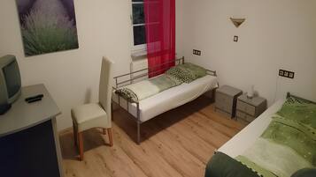 2 bedrooms, WiFi, bed sheets