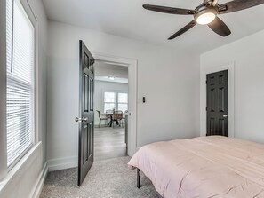 2 bedrooms, iron/ironing board, WiFi, bed sheets