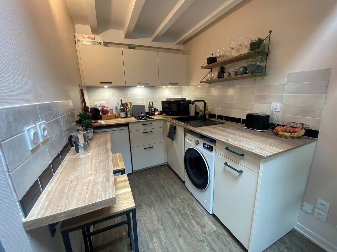 ثلاجة، ميكروويف، فرن، موقد طهي مسطح