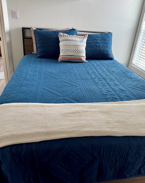 1 bedroom, travel cot, WiFi, bed sheets