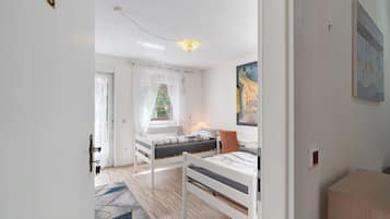 1 bedroom, WiFi, bed sheets