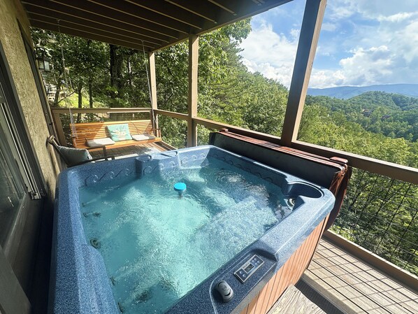 Outdoor spa tub