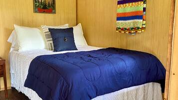 1 bedroom, bed sheets