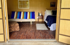 1 habitación y ropa de cama