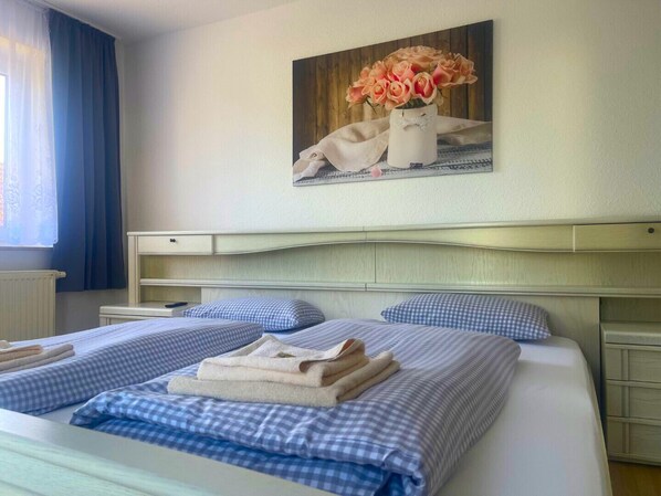 7 bedrooms, iron/ironing board, free WiFi, bed sheets