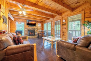 TV, fireplace, DVD player