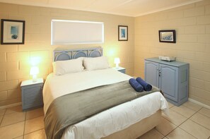 بديكورات فريدة لكل غرفة وطراز فريد لكل وحدة ومكواة/لوح كي