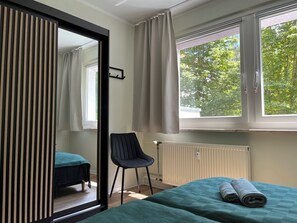 2 Schlafzimmer, Schreibtisch, Bügeleisen/Bügelbrett, kostenloses WLAN