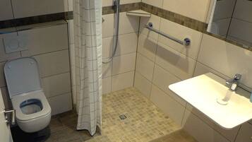 Doccia, asciugacapelli, asciugamani