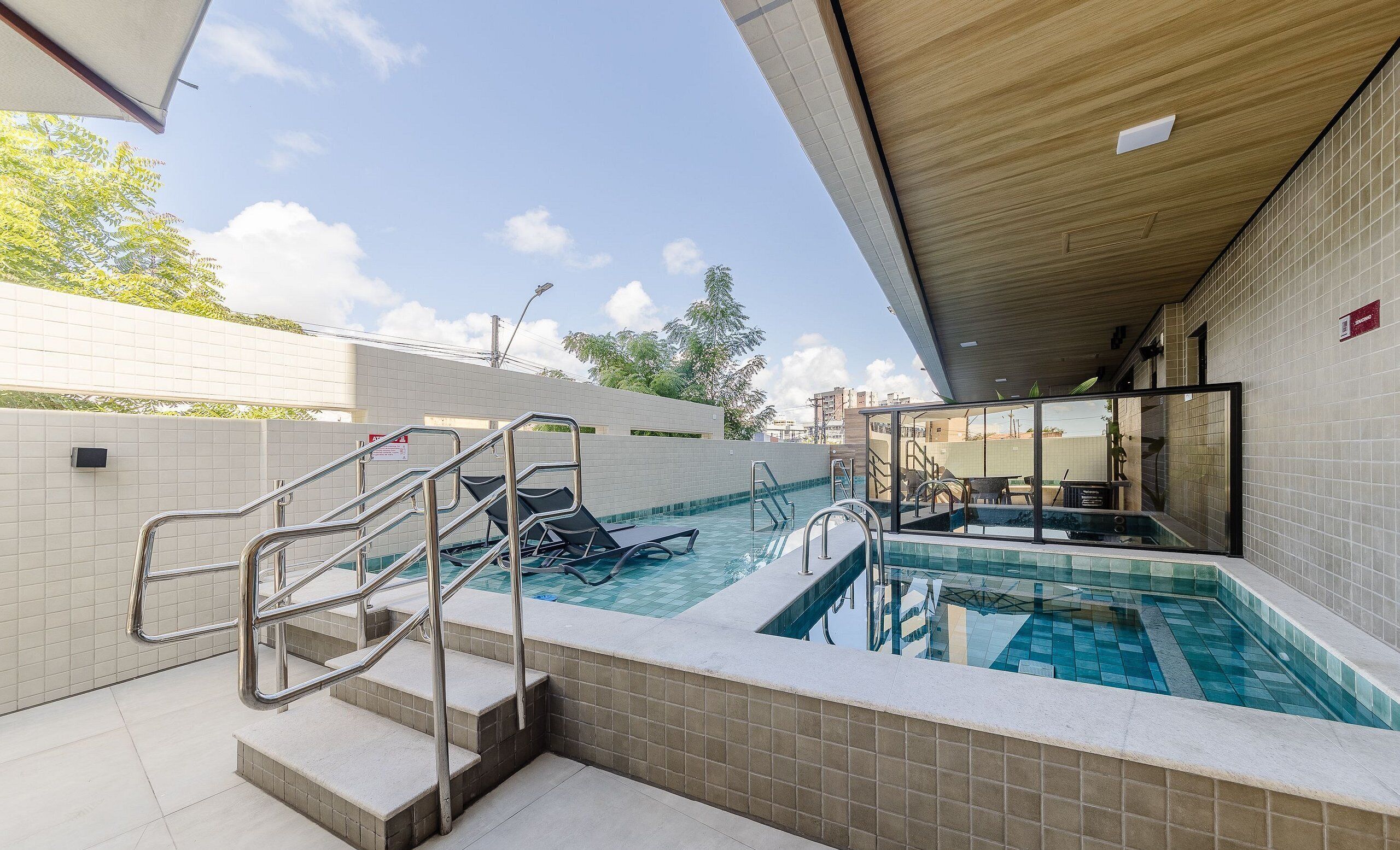 Apartment | Kolam renang | Kolam renang terbuka 