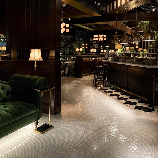 Lobby - Daniella's Suites (Peabody)