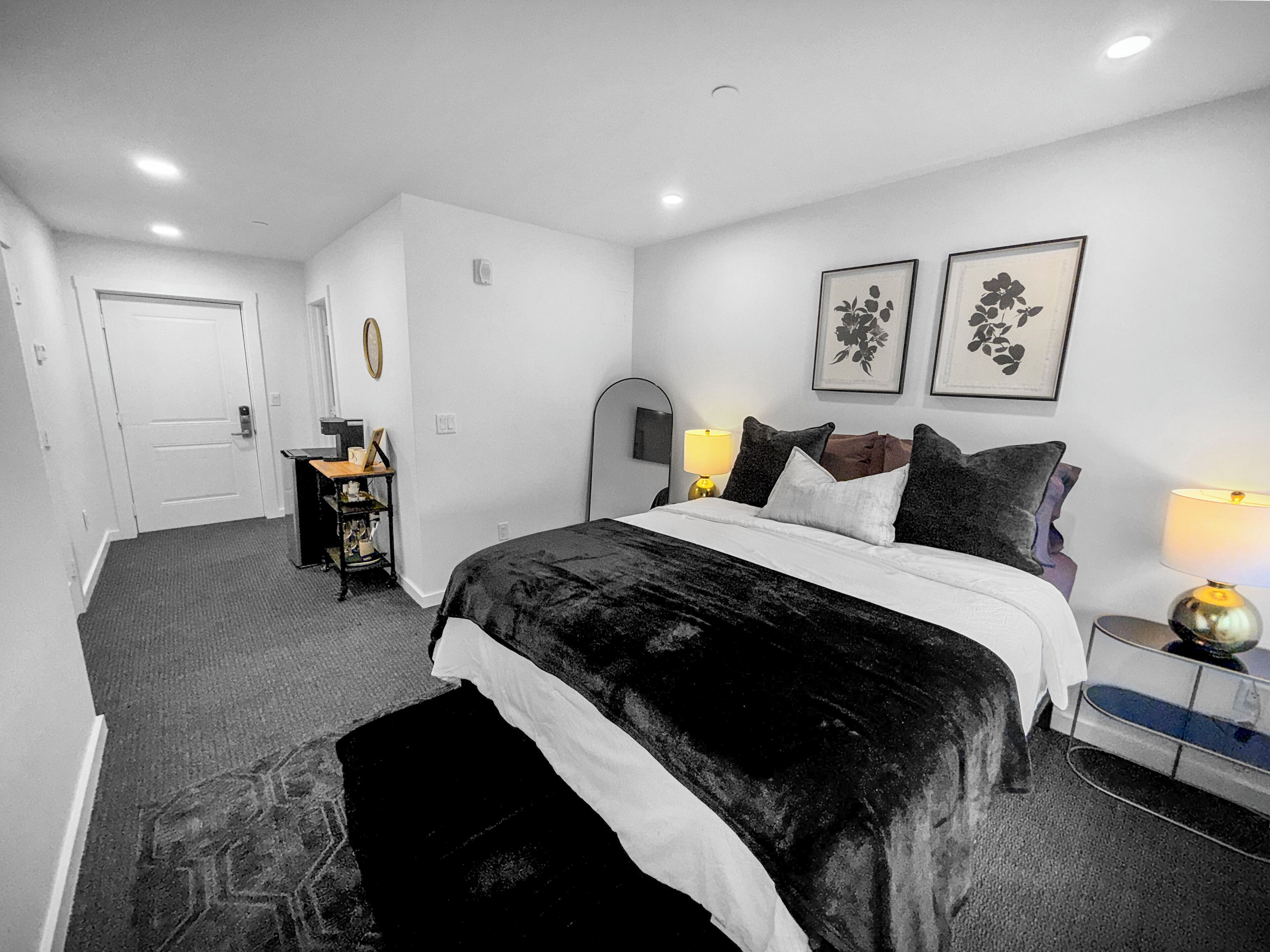 Premier Studio Suite | Free WiFi