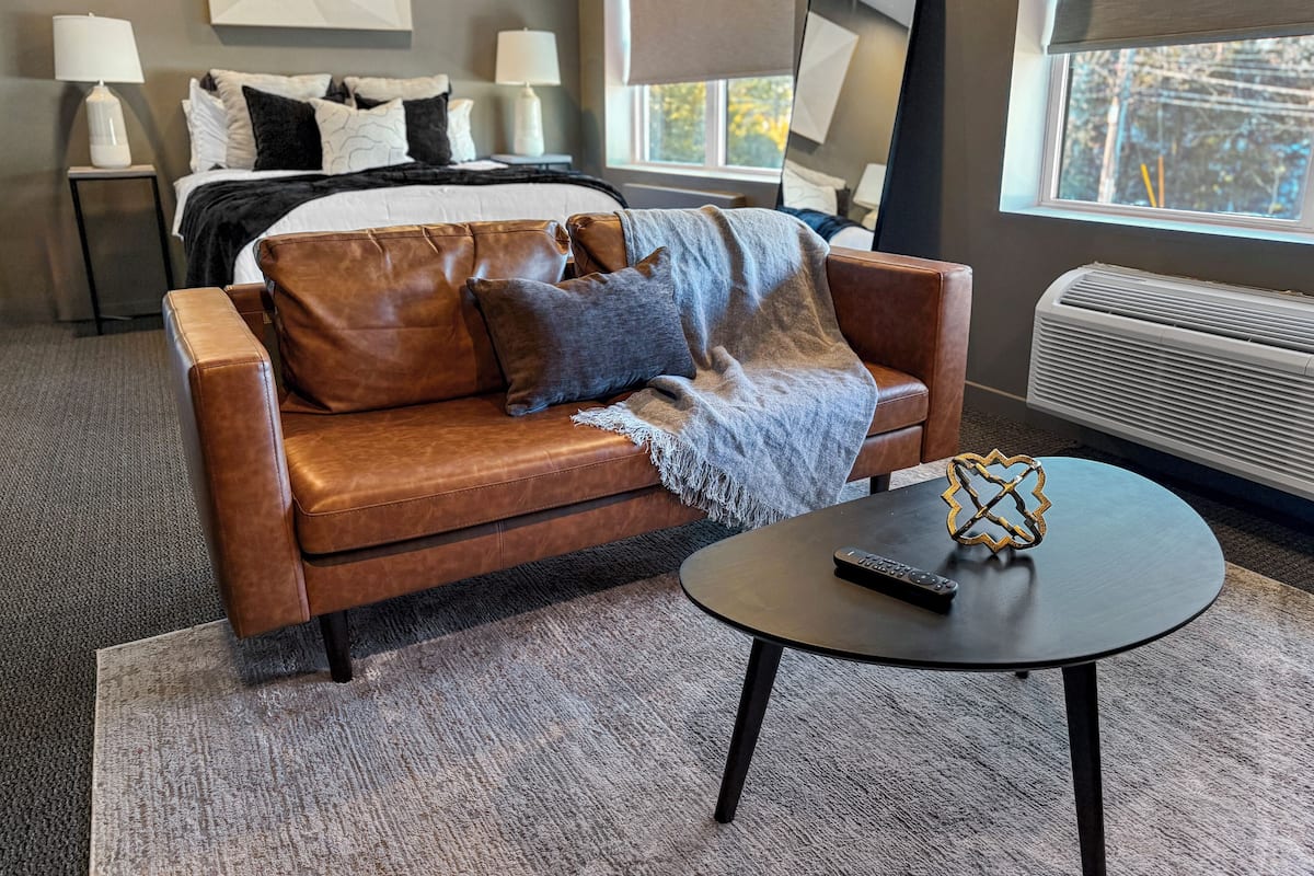 Superior Studio Suite | Free WiFi