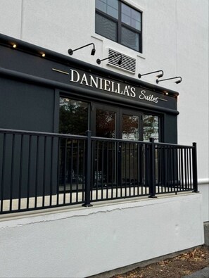 Exterior detail - Daniella's Suites (Peabody)
