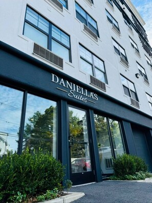 Exterior detail - Daniella's Suites (Peabody)