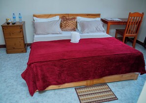 1 bedroom, iron/ironing board, internet, bed sheets