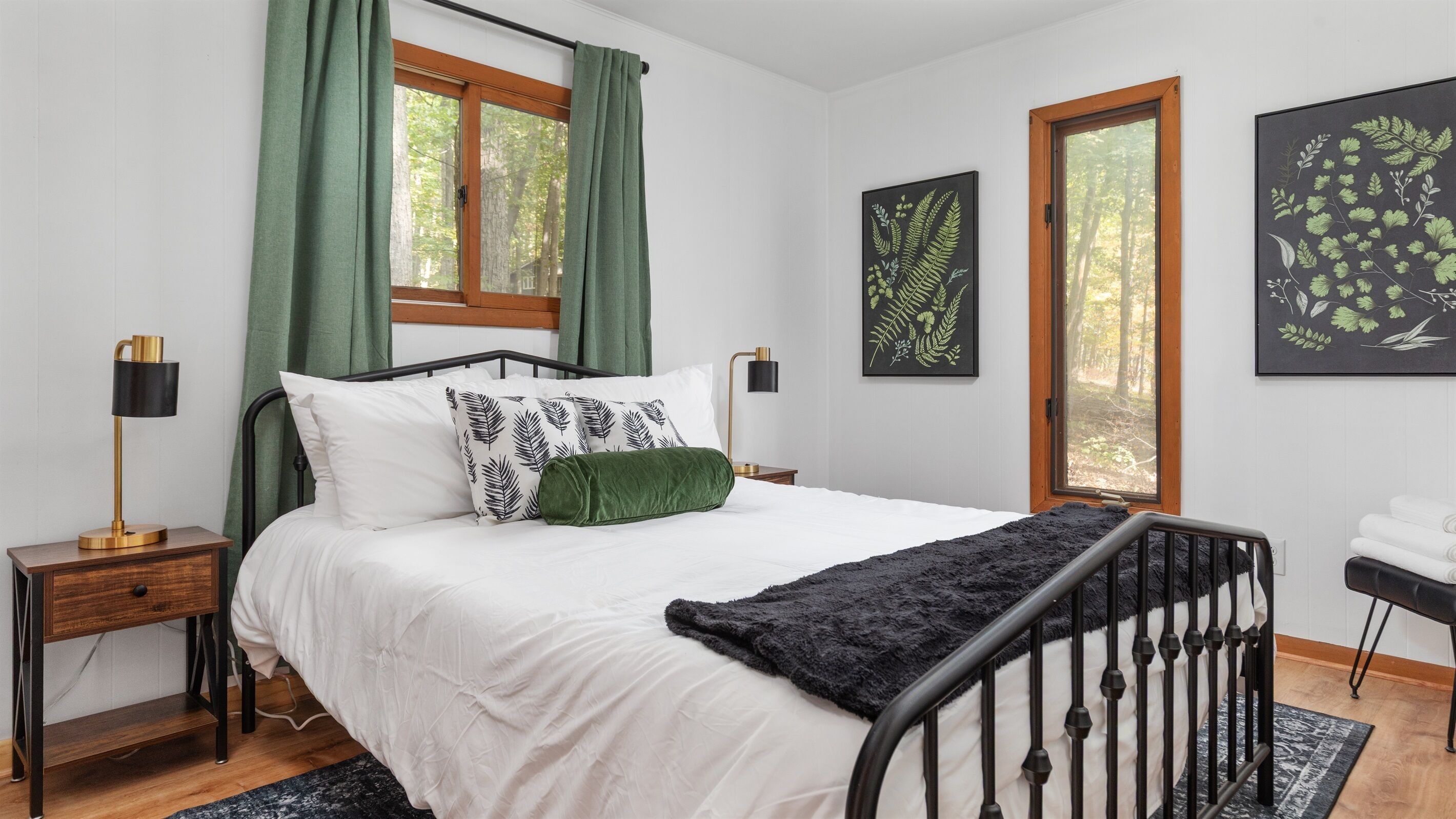 3 多间卧室、办公桌、熨斗/熨衣板、旅行婴儿床