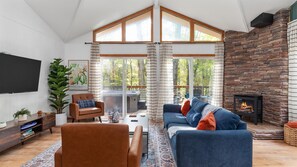 Smart TV, fireplace, books - Wooded Nest, Cozy 3BR Chalet Near Spas & Hiking (Berkeley Springs)