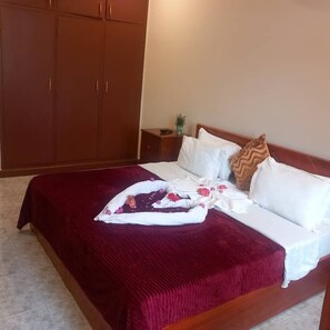 1 bedroom, iron/ironing board, internet, bed sheets