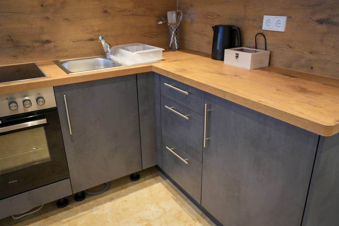 Kühlschrank, Ofen, Herdplatte, Geschirrspüler
