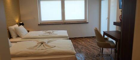 3 bedrooms, desk, travel crib, free WiFi