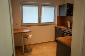 Kühlschrank, Ofen, Herdplatte, Geschirrspüler