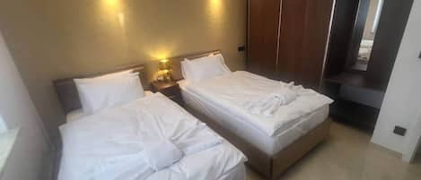 3 chambres, bureau, lit parapluie, Wi-Fi gratuit