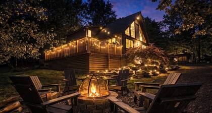 Hot Tub Cabin Under The Stars • Game Room• Poconos Escape • Pet-Friendly!