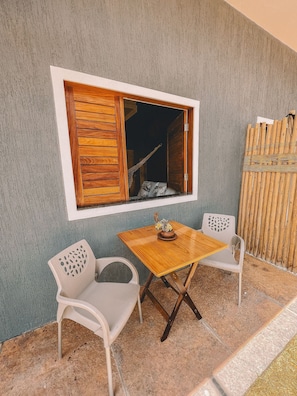 Basic Chalet | Outdoor dining