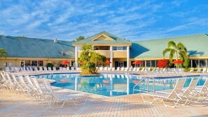 Piscine extérieure, piscine chauffée