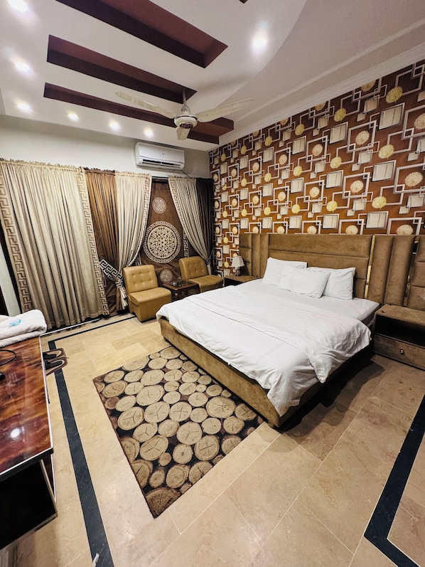 Family Room, City View | In-room safe, soundproofing, iron/ironing board, free WiFi