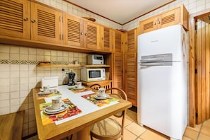 Apartment | Private kitchen - Ap Vila das Marílias 4 (Campos do Jordão)