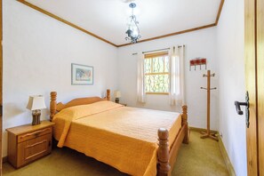 Apartment | Blackout curtains, iron/ironing board, free WiFi - Ap Vila das Marílias 4 (Campos do Jordão)