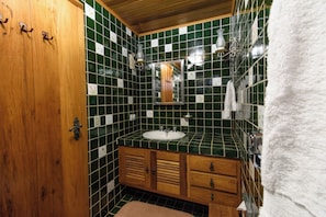 Apartment | Bathroom