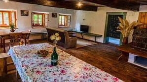 Unclassified image, 3 of 17, button - Six-bedroom house, surrounded by a stream, meadow, forest (Tolmin)