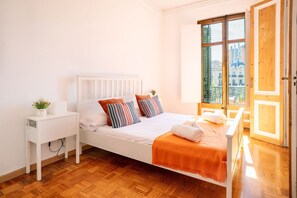 7 habitaciones, escritorio, tabla de planchar con plancha y wifi gratis 