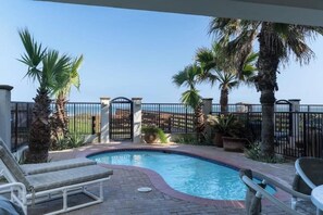 Ulkouima-allas, lämmitetty uima-allas