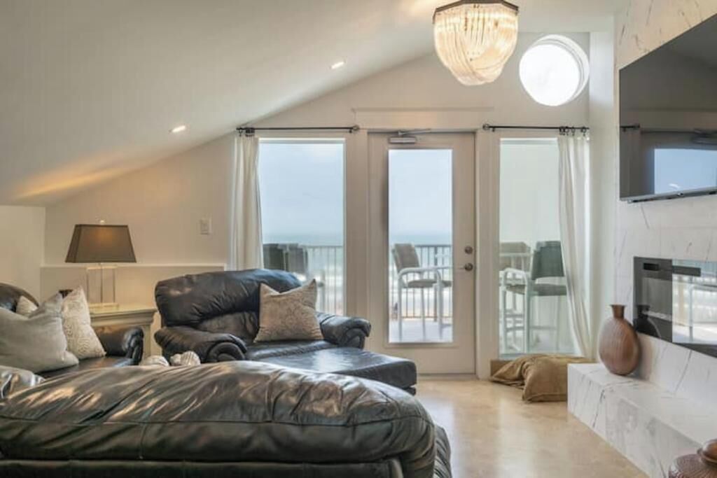 Smart TV, fireplace, video games, DVD player