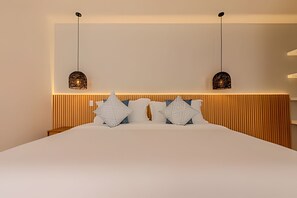 5 bedrooms, iron/ironing board, bed sheets