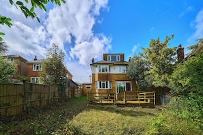 Exterior - Contractor Base | 4BR | Fast WiFi | High Wycombe Station (High Wycombe)